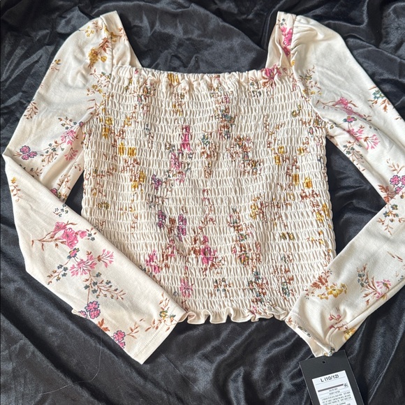 Floral Long Sleeve Smocked Top - Picture 2 of 3